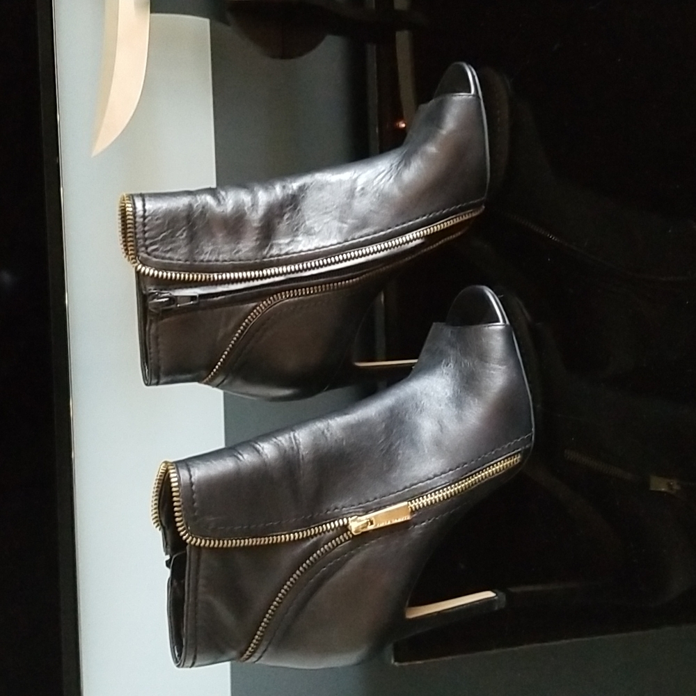 Vince Camuto stylish leather booties